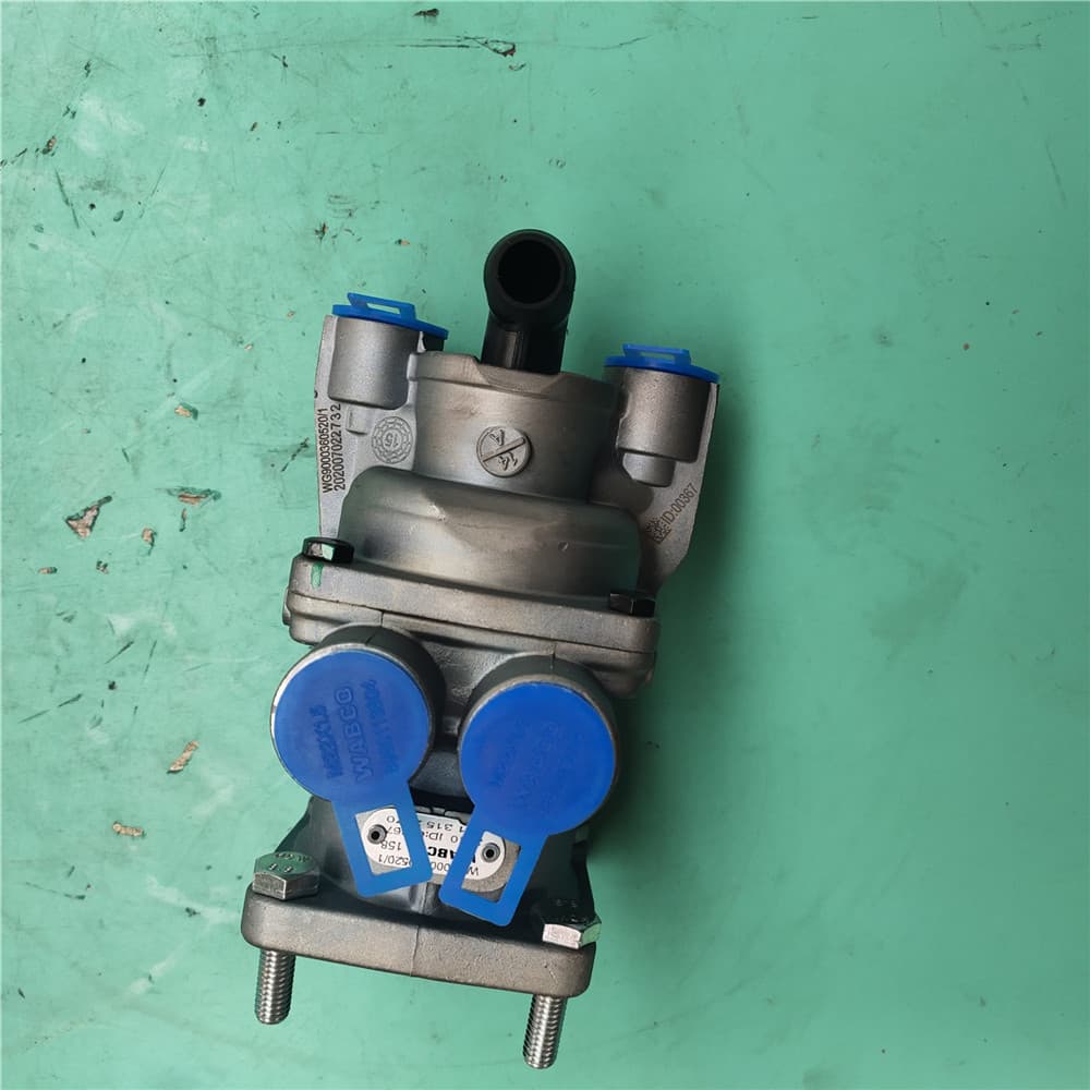 SINOTRUK Brake master valve WG9000360520/1