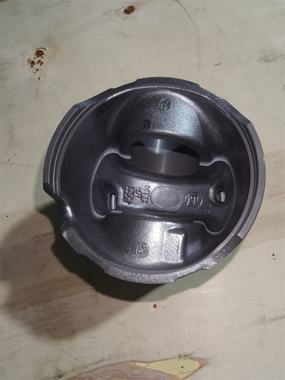 Piston