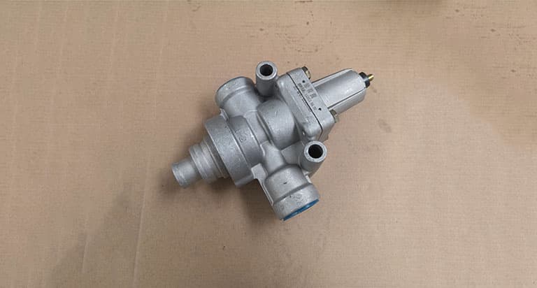 Air brake valve