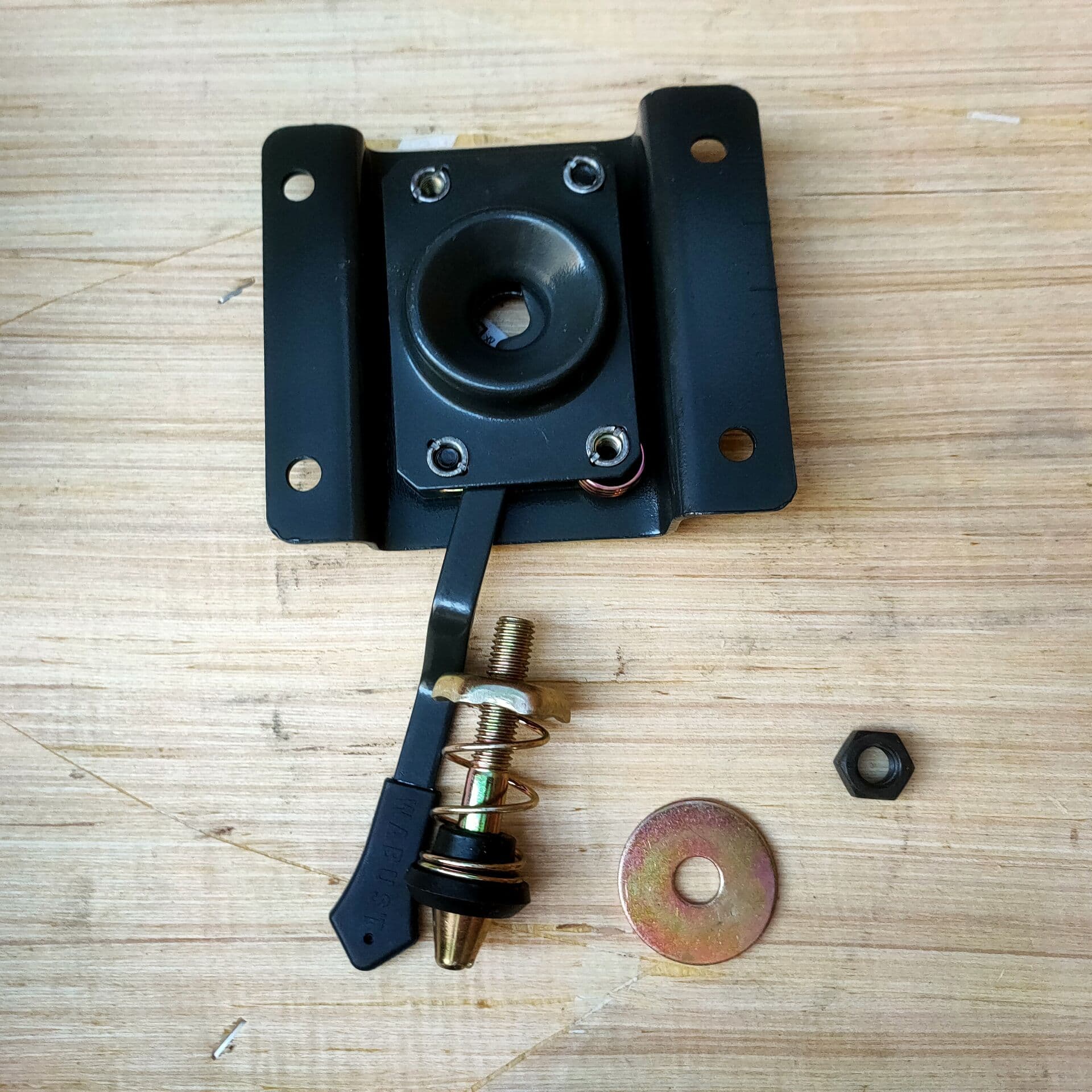 Mask lock (right)