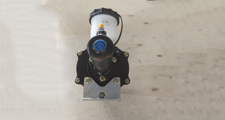 Vacuum booster pump