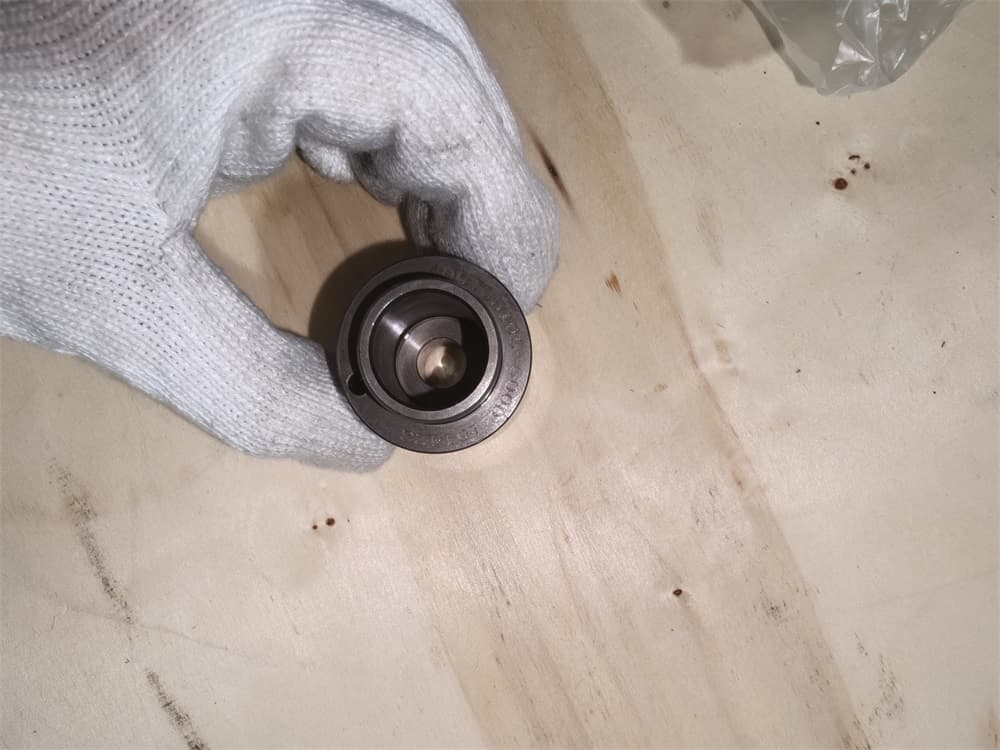 Oil pump inner rotor shaft
