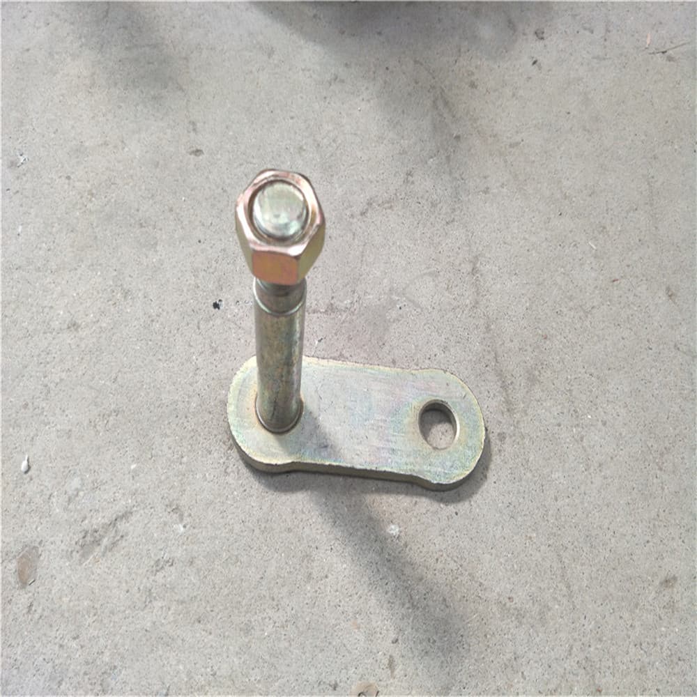 Front bow lifting lugs