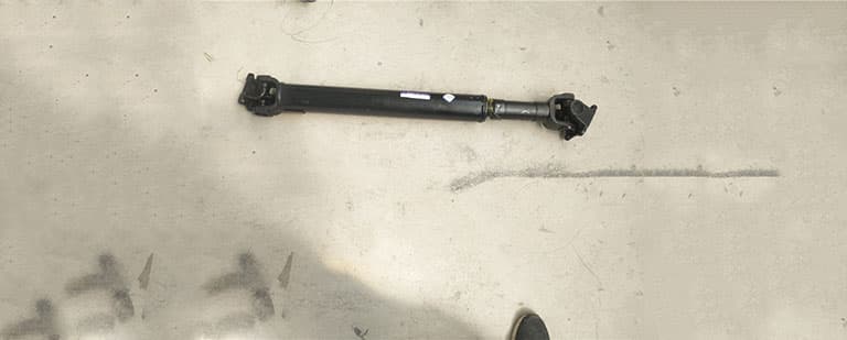Rear propeller shaft