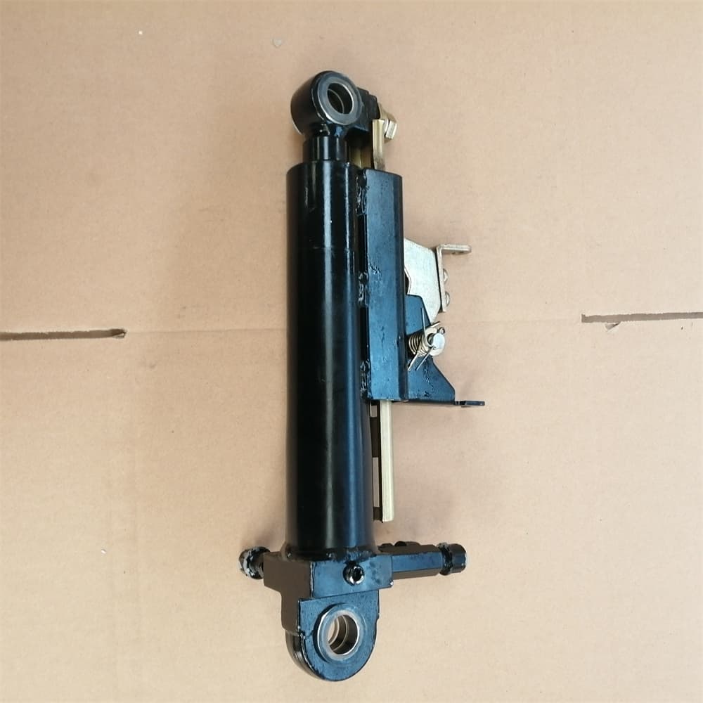 Naveco cab master cylinder with limit 5003010-C1104
