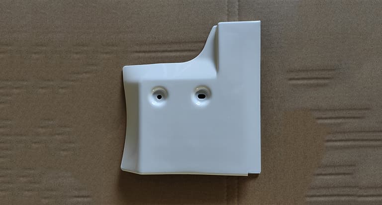 Bumper rear trim right