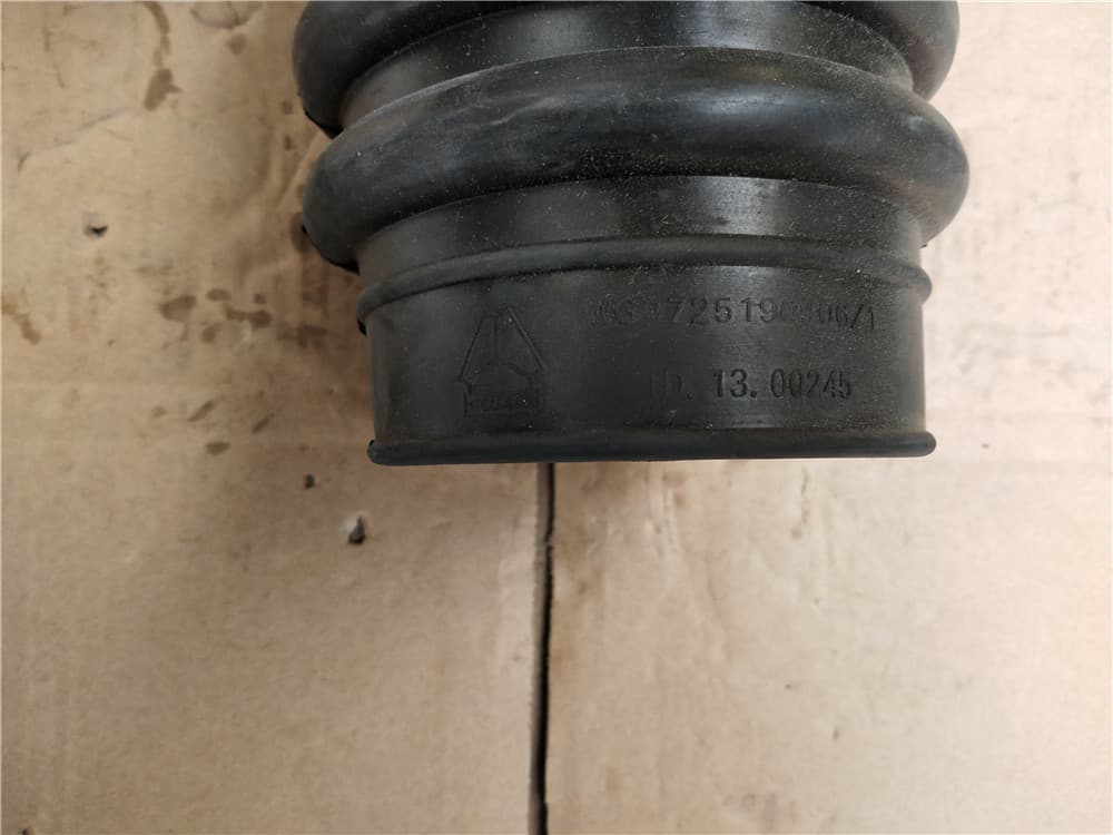 SINOTRUK Rubber Hose WG9725190906