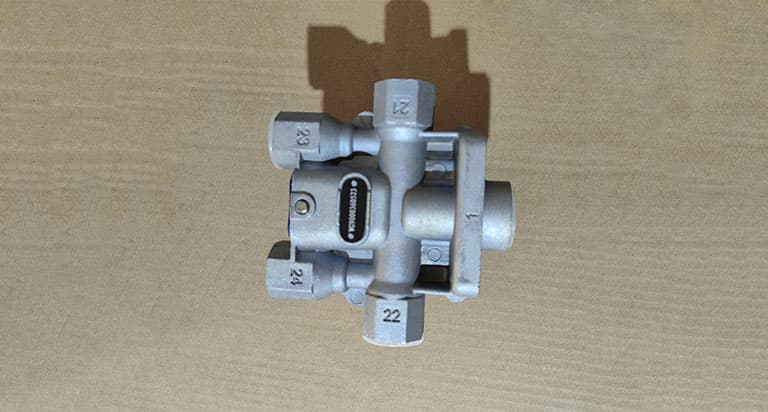 4-circuit protecting valve