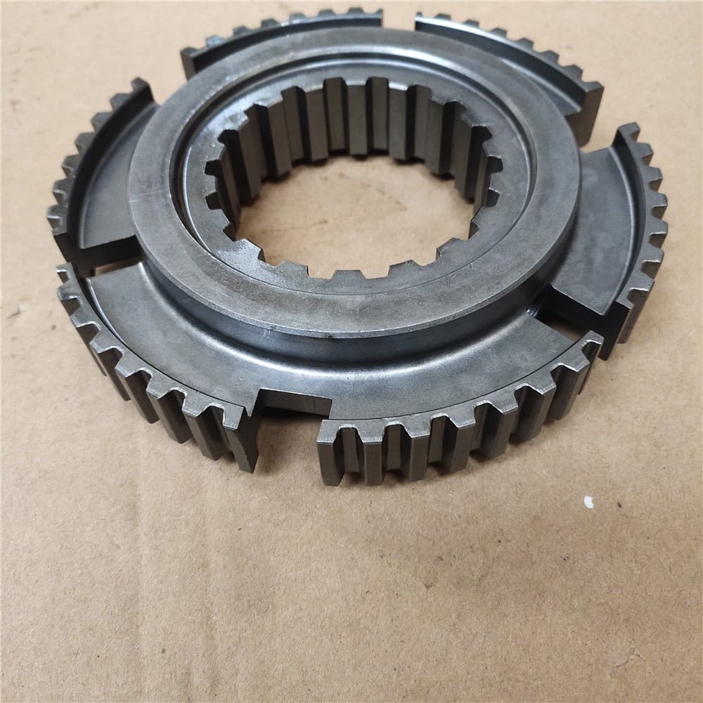 Synchronizer gear seat for inserting and dividing gears