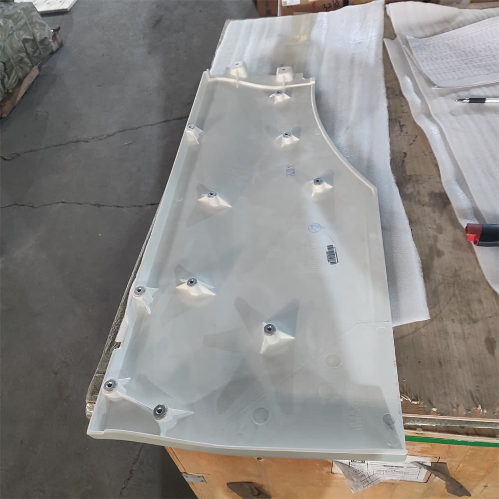 SINOTRUK Left fender extension panel 810W61510-0411