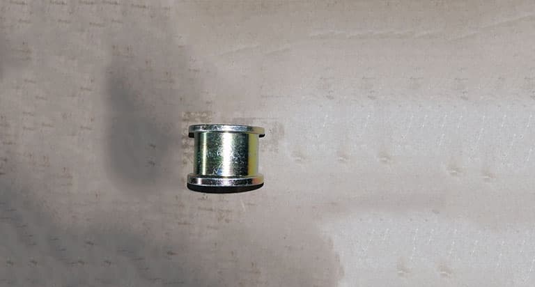 Bushing iron