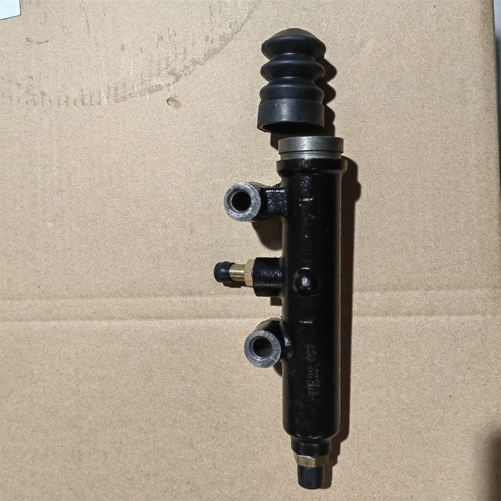 CLUTCH MASTER CYLINDER