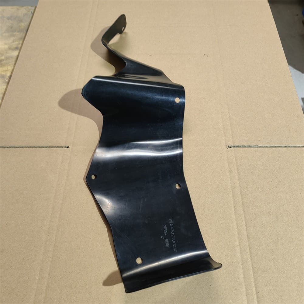 RIGHT MUDGUARD APRON 2