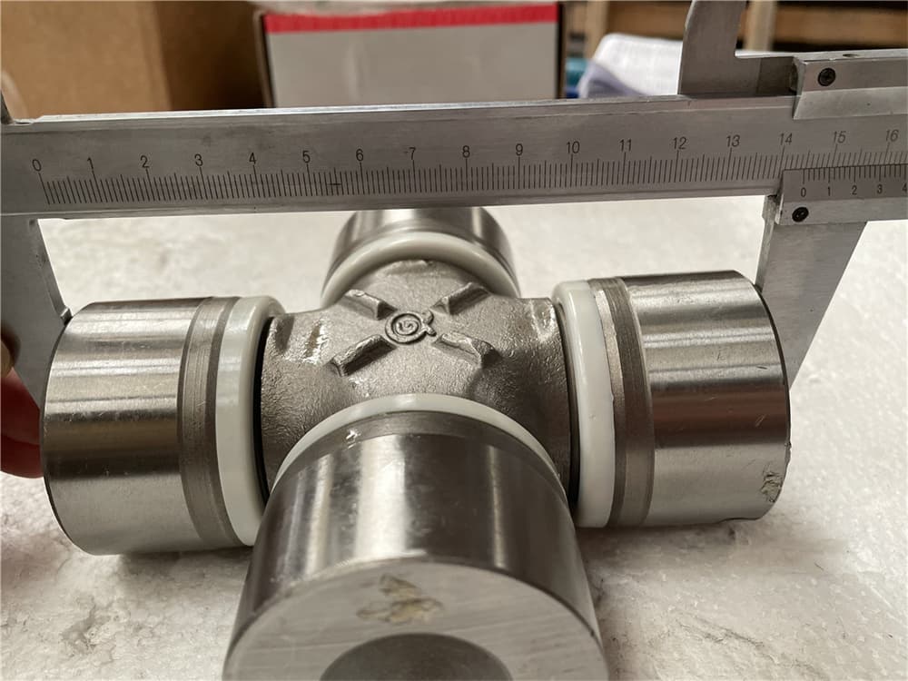UNIVERSAL JOINT