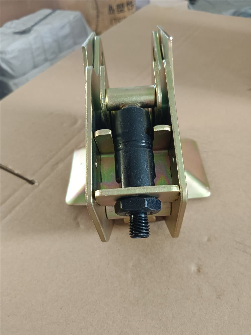 water compressor lock assembly with air spring (left)