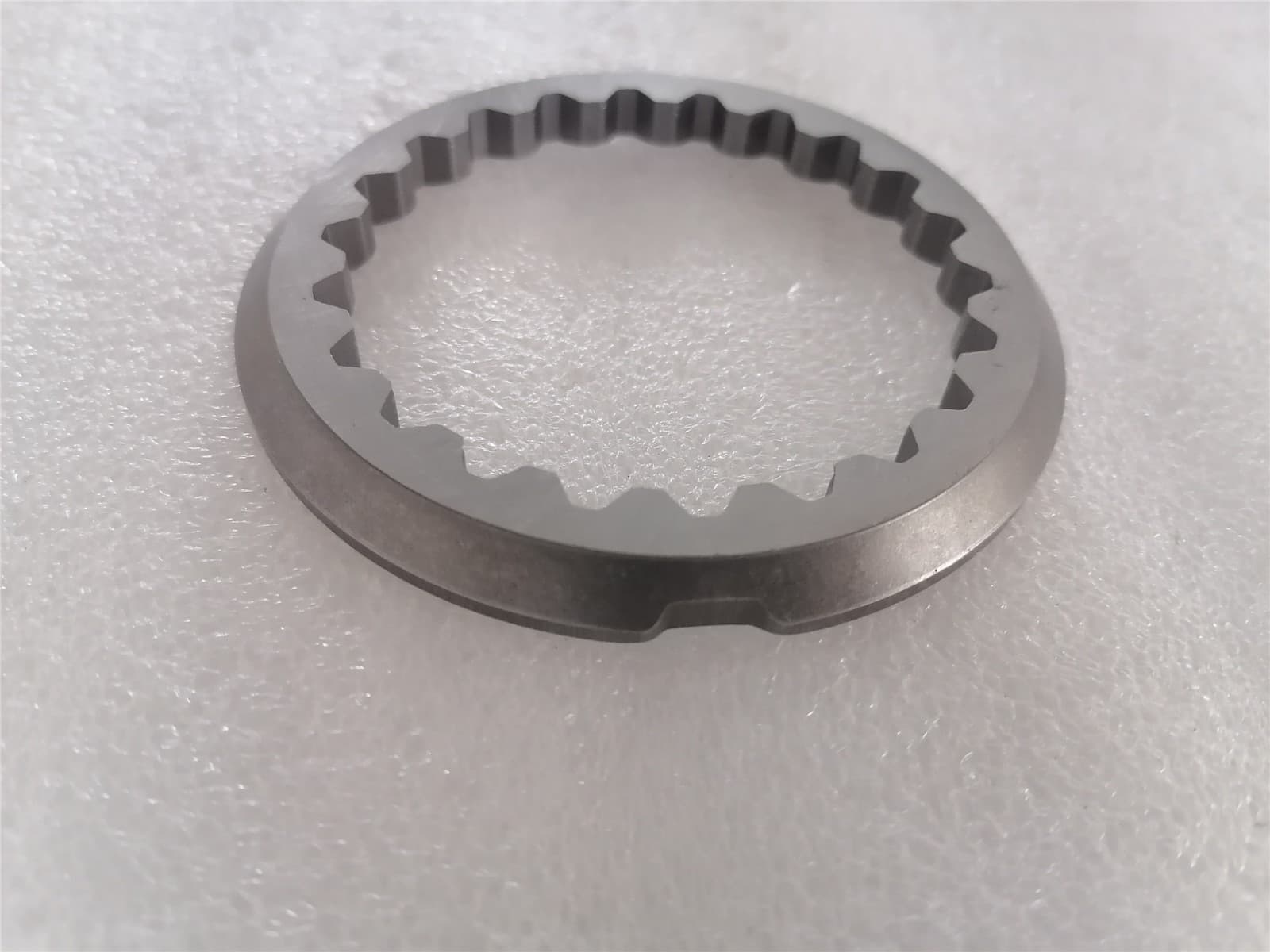 SINOTRUK output shaft gear gasket 1372304016