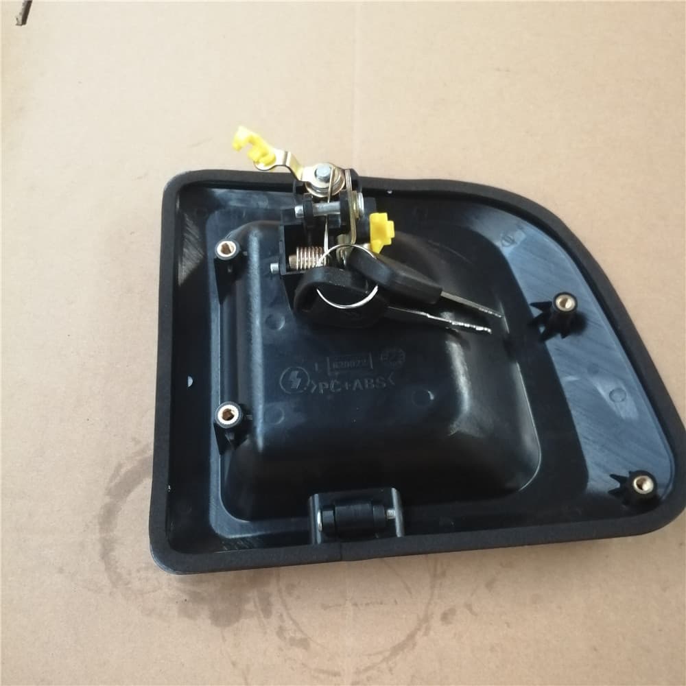 door handle with lock element