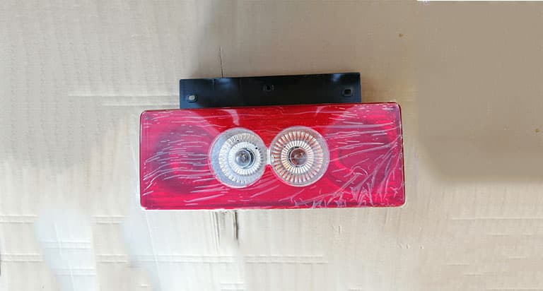 Tail lamp R