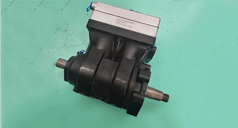 Double cylinder water-cooled air compressor