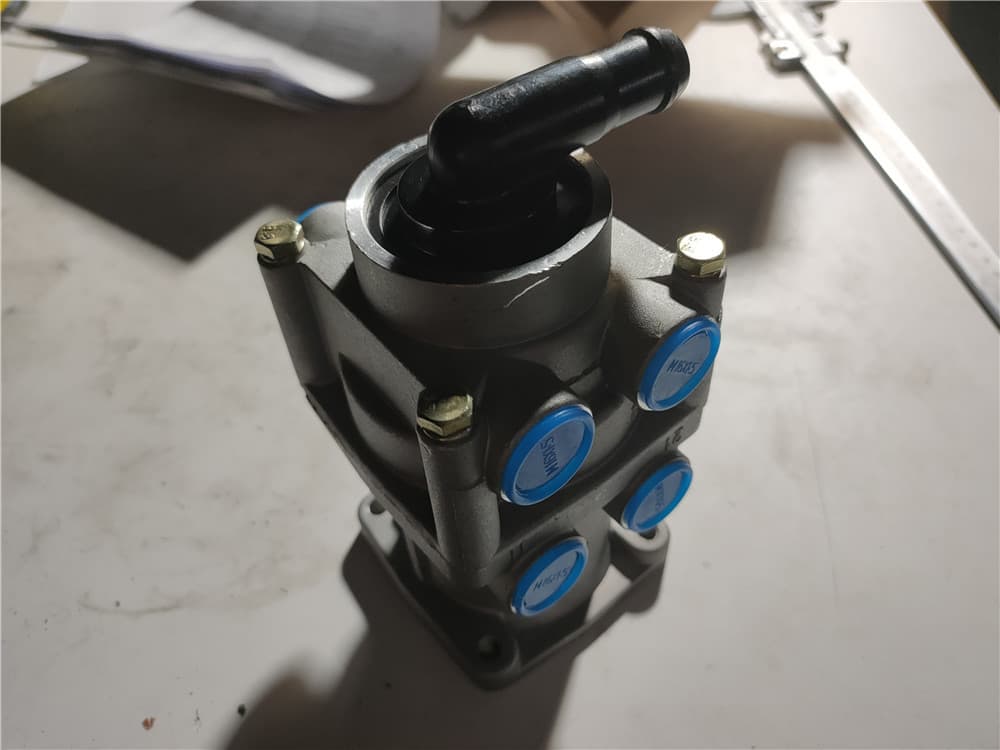 FOOT BRAKE VALVE