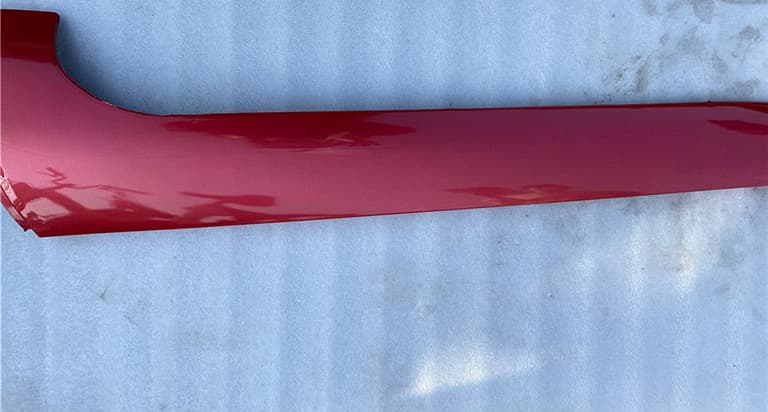 Left a Pillar Trim Pane
