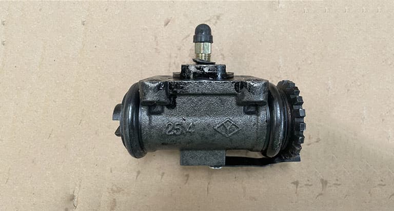 Left Bottom Brake Slave Cylinder Assy