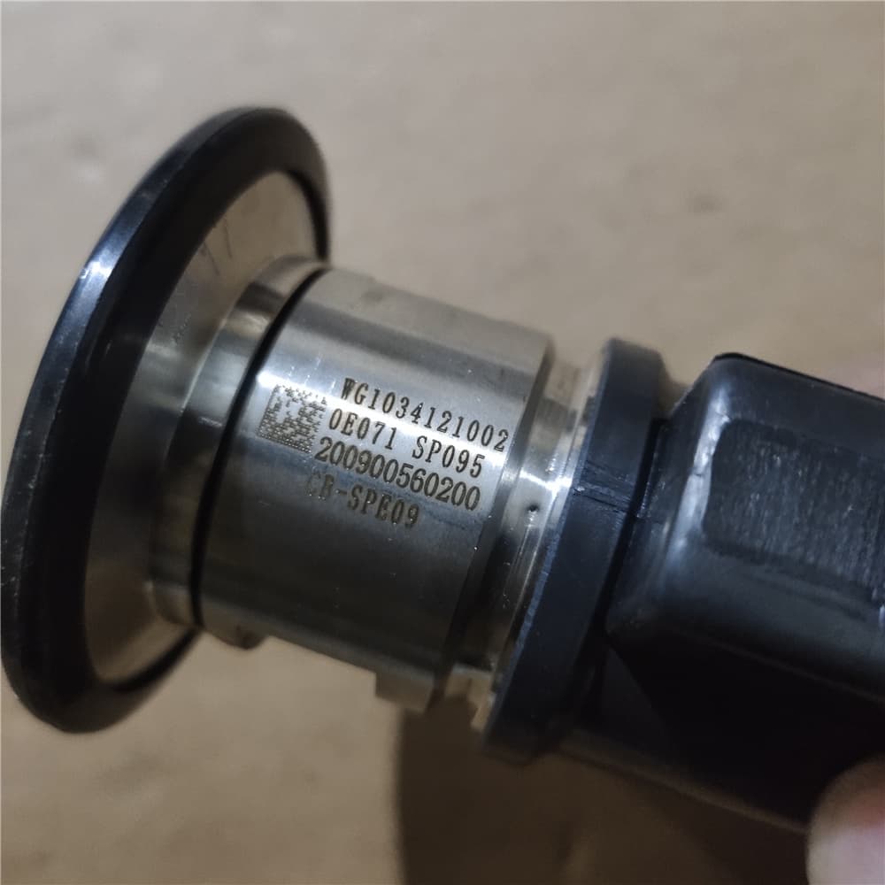 SINOTRUK Urea nozzle WG1034121002