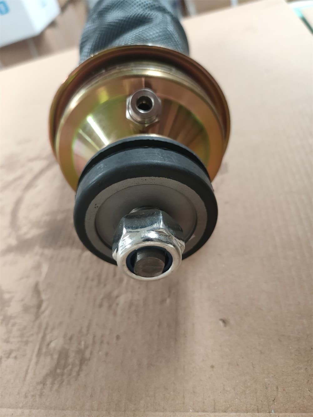 Front shock absorber