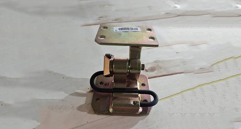 Door hinge upper right
