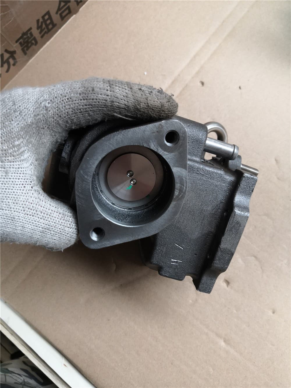 EGR valve (клапан ЕГР)2,8