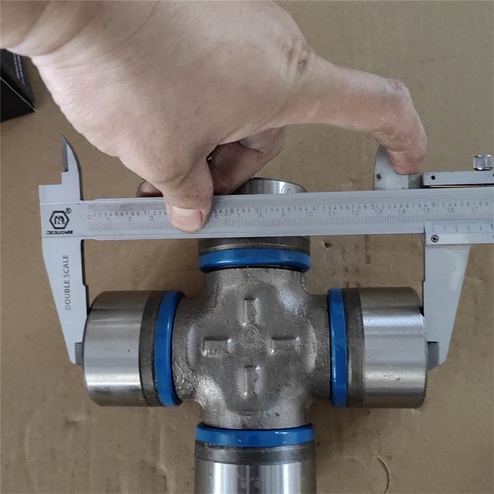 SINOTRUK universal joint Qin Yan 57х152