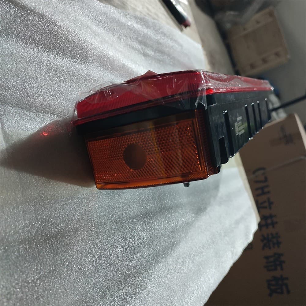 Right rear tail light?