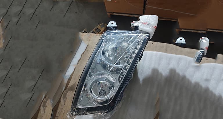 Right front headlight (LED)