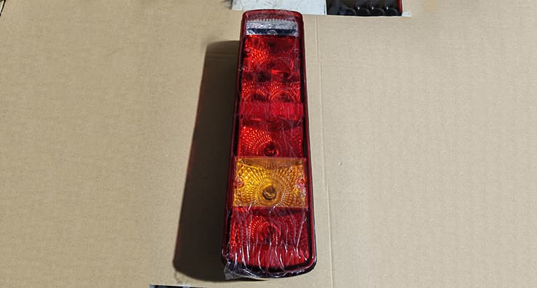 Rearcombination lamp-left