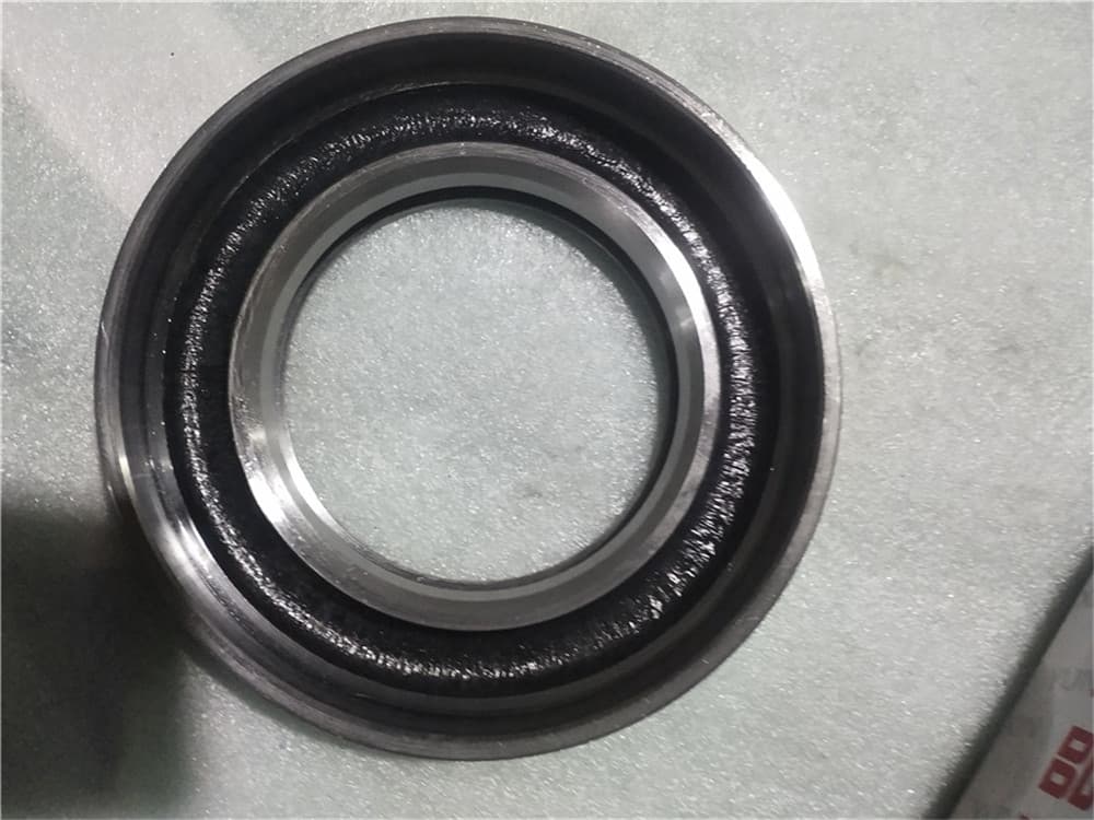 Oil seal seat