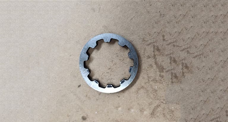 Planetary retaining ring