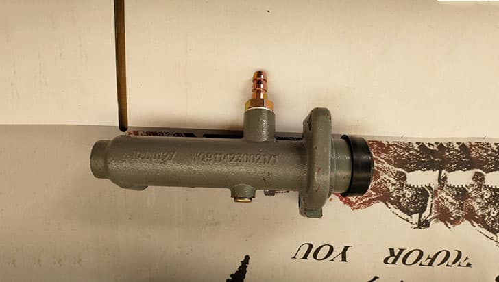 clutch master cylinder