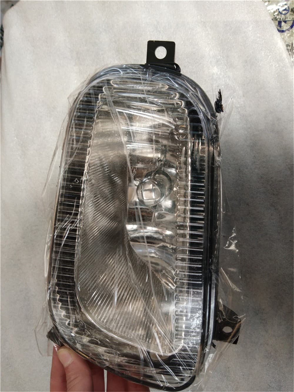 Фара противотуманная левая 12V