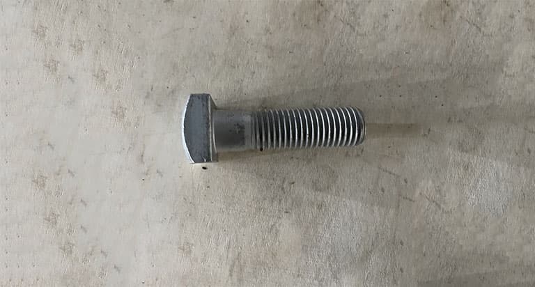 Болт с квадратной головкой M20X2.5 L = 70 (10.9)