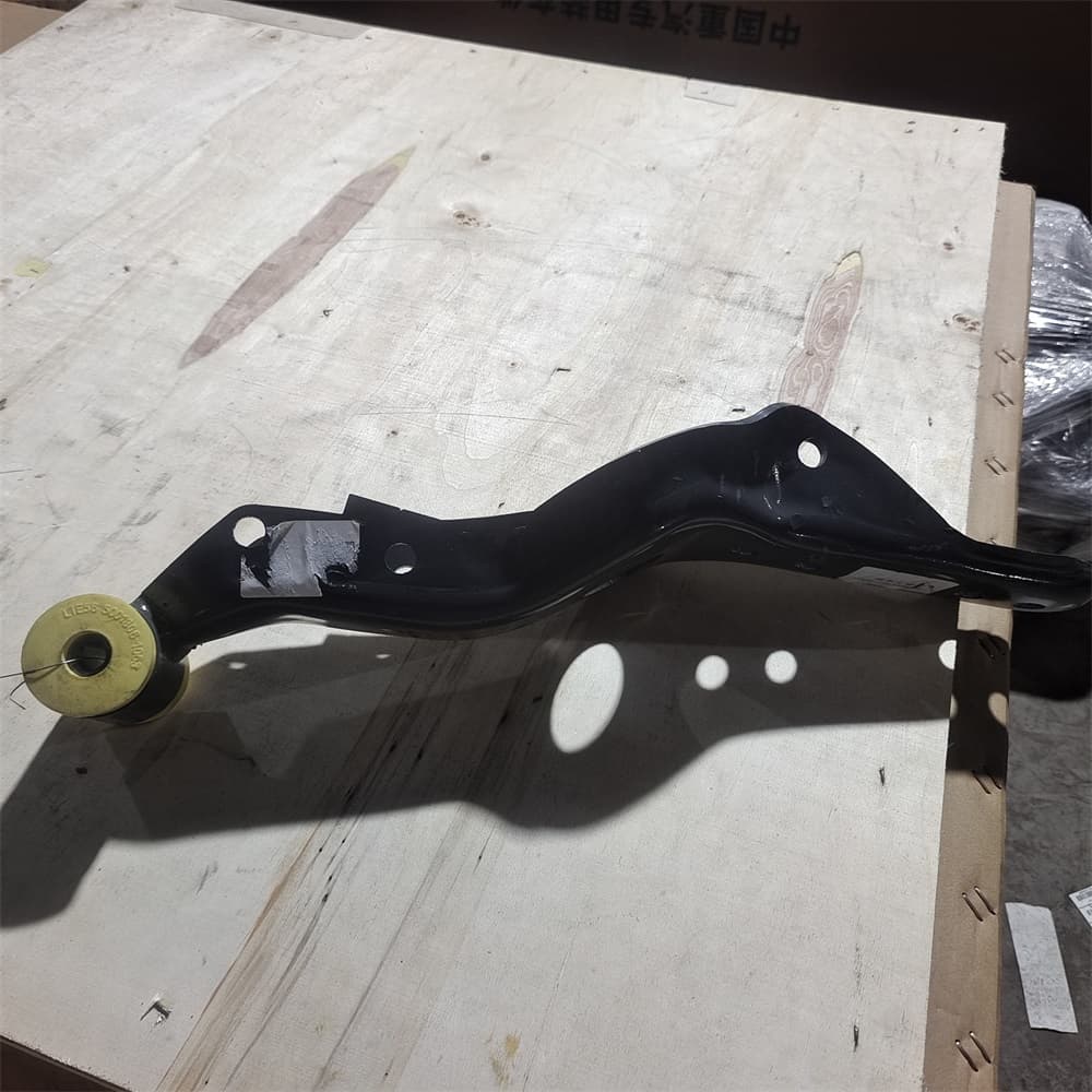 Cab rear suspension lower bracket assembly