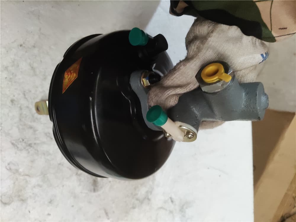 VACCUM BOOSTER WITH MASTER CYLINDER ASSY