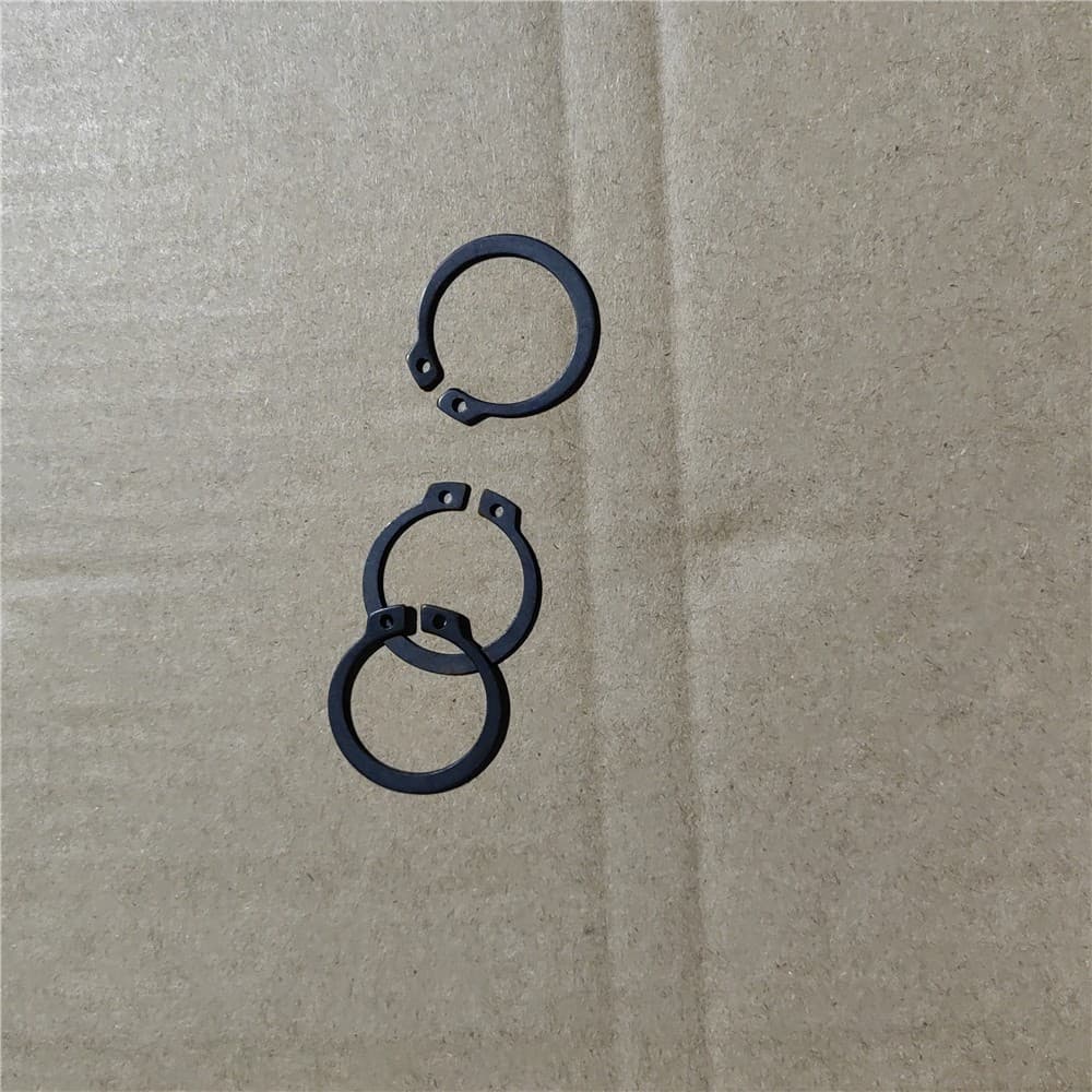 Retaining ring for shaft