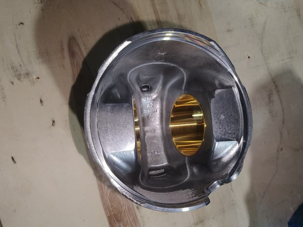 Piston