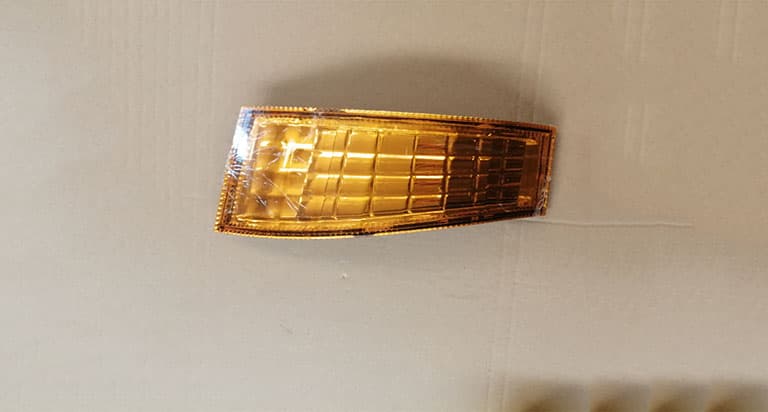 angle plate lamp