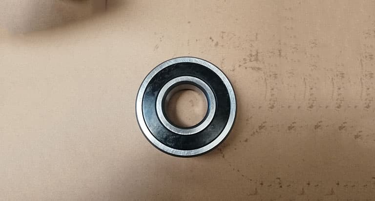 Half shaft bearing