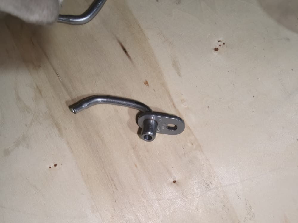 Oil nozzle