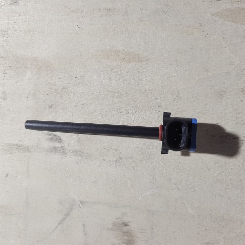 Level sensor assembly