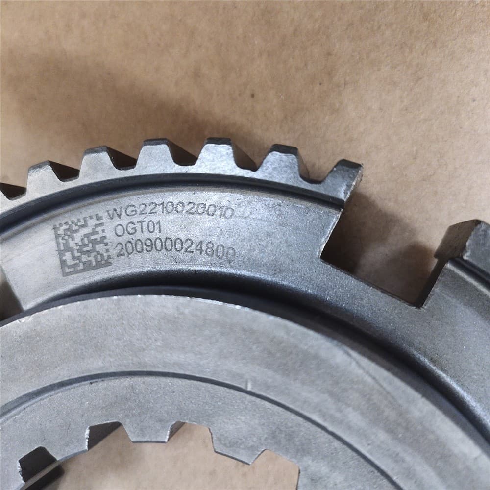 Synchronizer gear seat for inserting and dividing gears
