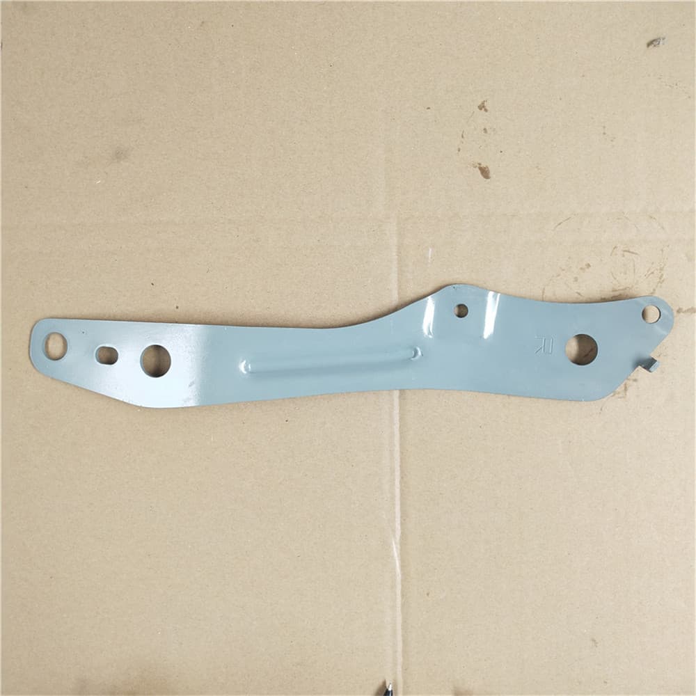 Front bumper upper cross member right connector
