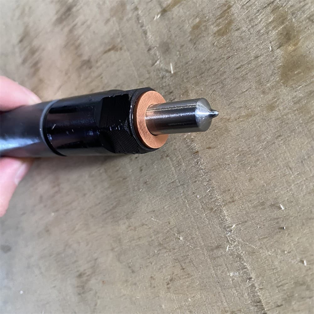 Fuel injector